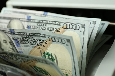 Dollarning rasmiy kursi pasaydi