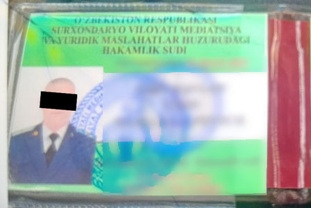 Termizda hakamlik sudi mansabdori pora bilan qo‘lga tushdi