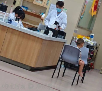 Хитойда икки ёшли бола онасининг жасади билан уйда ёлғиз қолиб кетди