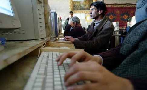Афғонистонда интернет бутунлай узиб қўйилди
