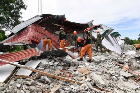 Filippinda 6,9 magnitudali zilzila sodir bo‘ldi, kamida 69 kishi vafot etdi