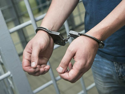 Тошкентда “мулла” ниқобидаги эркак аёлларга шилқимлик қилди