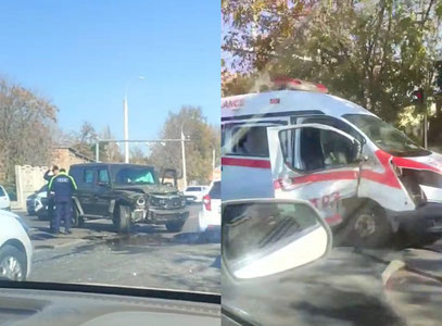 Тошкентда "Gelendvagen" ва тез ёрдам машинаси тўқнашиб кетди