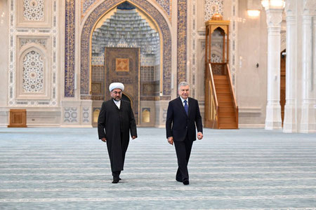 Shavkat Mirziyoyev UNESCO Bosh konferensiyasining ochilish marosimida ishtirok etish uchun Samarqandga keldi