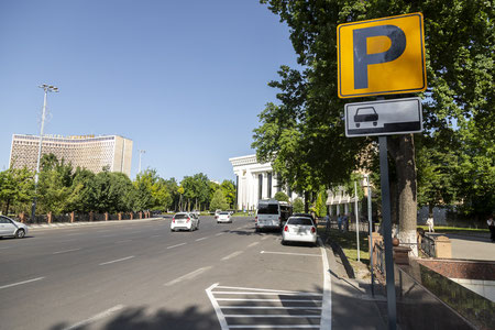 Тошкентда “пулли парковка”ларни бекор қилиш учун жамоавий мурожаатнома яратилди. Хўш, бу керакми?