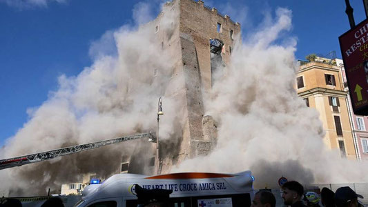 Rimda o‘rta asr minorasi qulab tushdi: bir kishi halok bo‘ldi