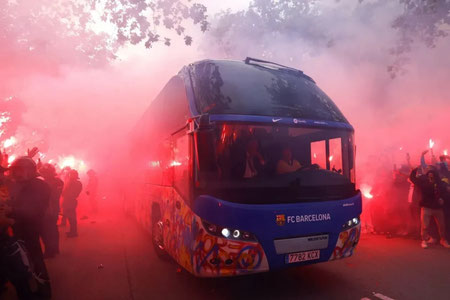 “Barselona” muxlislarining avtobusi yonib ketdi