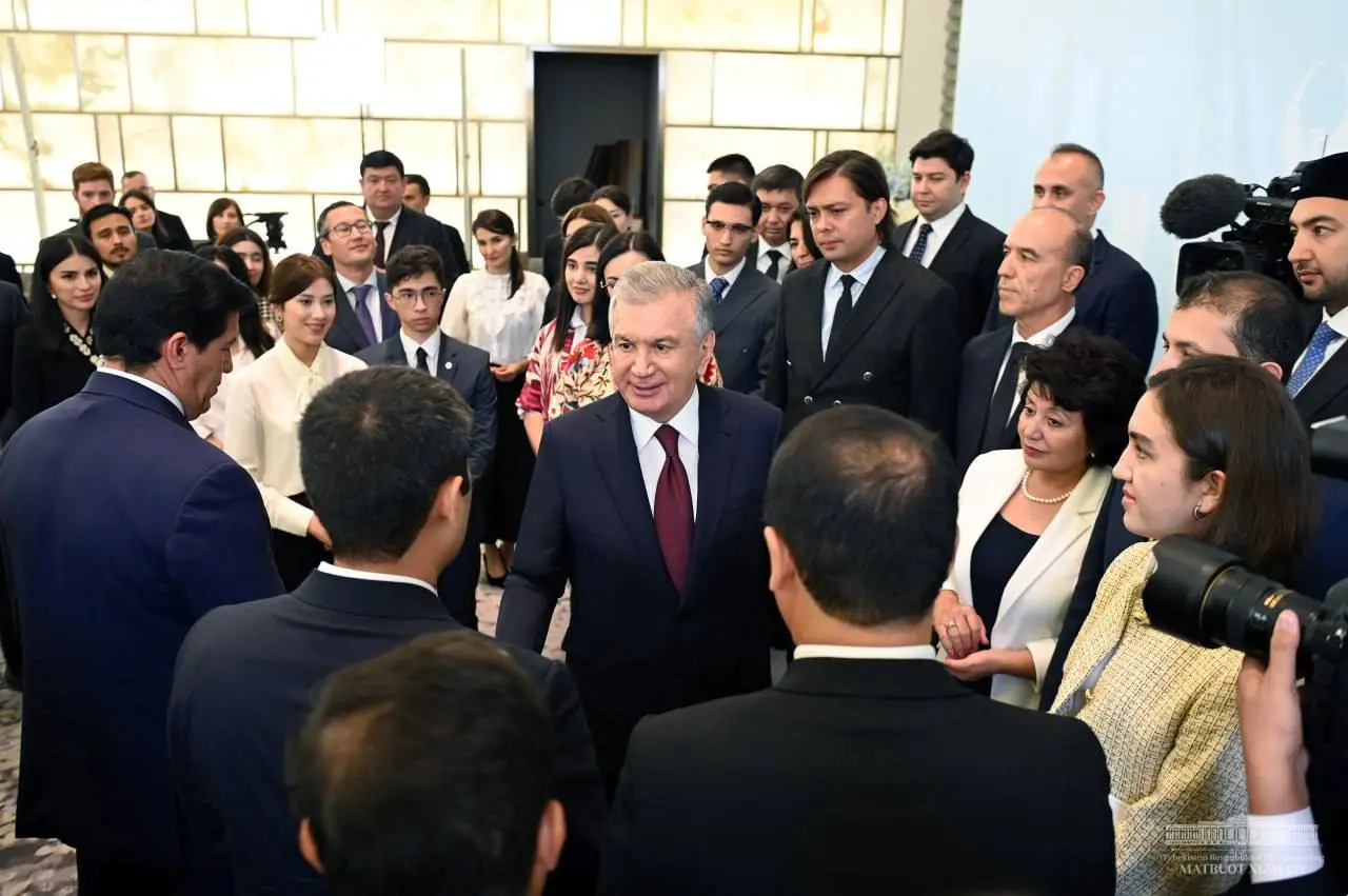 Mirziyoyev AQSHda «El-yurt umidi» jamg‘armasi stipendiatlari bilan uchrashdi — foto