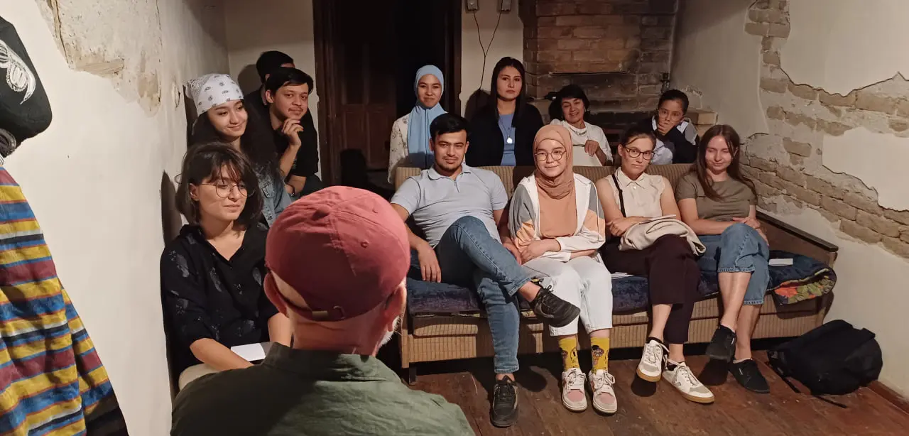 “Kafka va K*”: har bir ota-ona ko‘rishi kerak bo‘lgan spektakl